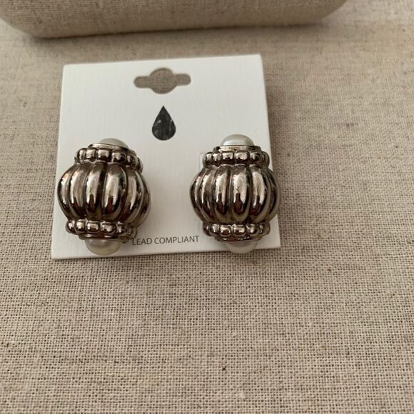Park Lane silver and pearl earrings - Picture 1 of 2